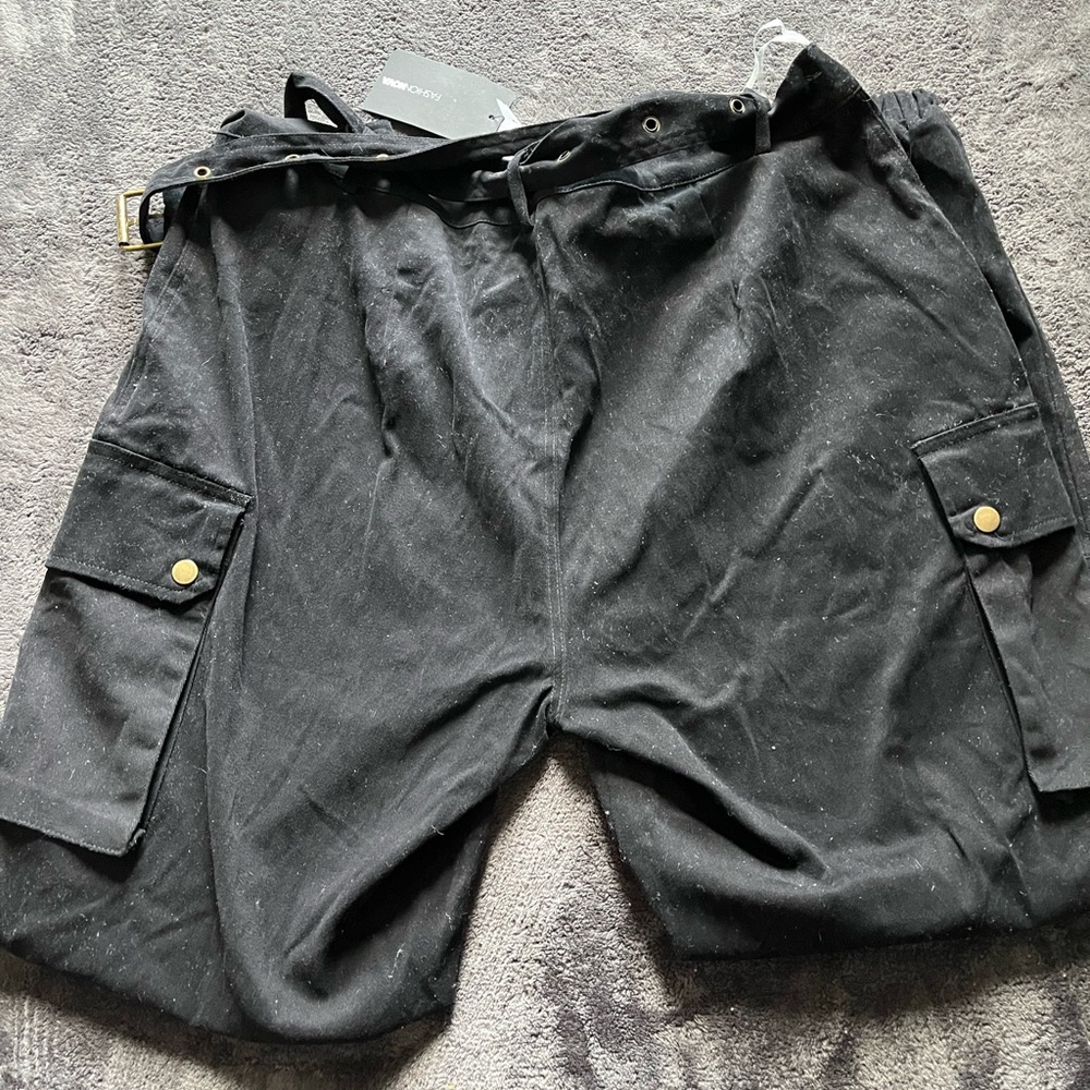 BRAND NEW Fashion nova cargo jeans